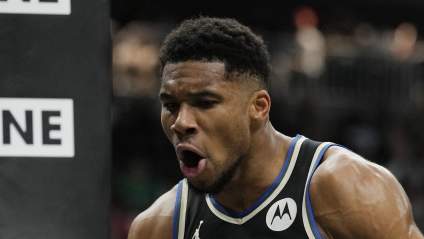 Bucks’ Giannis Antetokounmpo to Meet With Agent About his Future