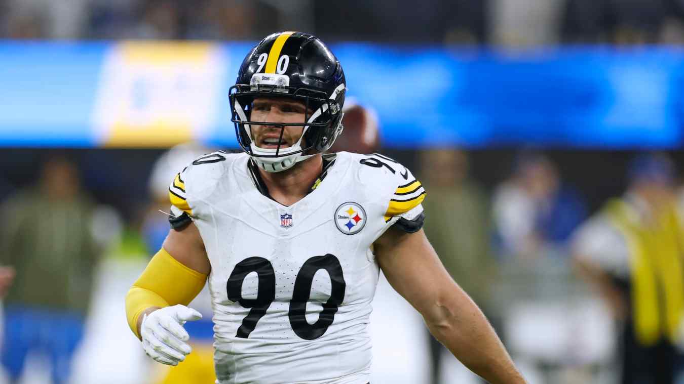 Aaron Roggow Aaron Rodgers Speaks out on Steelers' T.J. Watt's Hospitalization - HEAVY