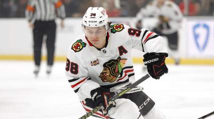 Chicago Blackhawks Announce Brutal Injury News for Top Forward