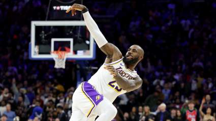 After Scoring Streak Ends, LeBron Makes History in Lakers Win