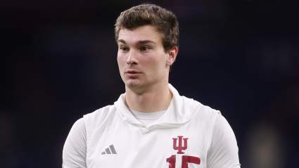 Jets Predicted to Pull off Blockbuster Trade With Giants for Young QB