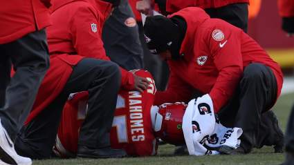 Chiefs Drop Early News on Patrick Mahomes Knee Injury vs. Chargers