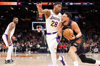 Lakers Offer Worrying Injury Update on Key Starter After Pistons Loss