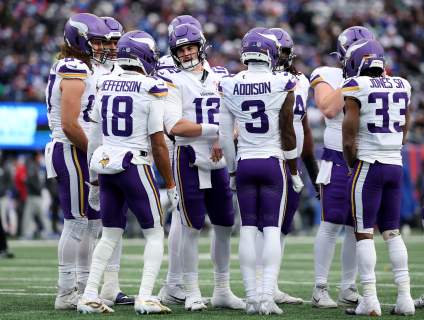Vikings QB Max Brosmer Sends Strong Message on Replacing J.J. McCarthy After Injury