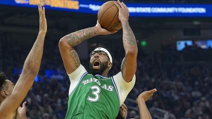 Mavericks Get Update on Latest Anthony Davis injury