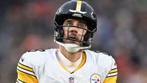 Aaron Rodgers #8 of the Pittsburgh Steelers reacts while playing the Cleveland Browns