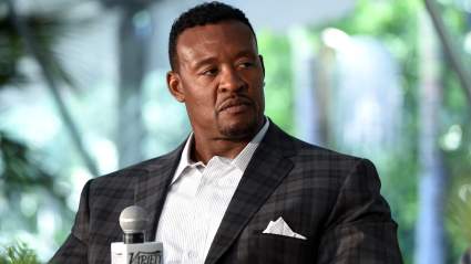 Beloved Ex-Patriots Star Sounds off on Mike Vrabel Amid Win Streak