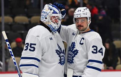 Maple Leafs Blank Lightning, Close in on Playoff Spot