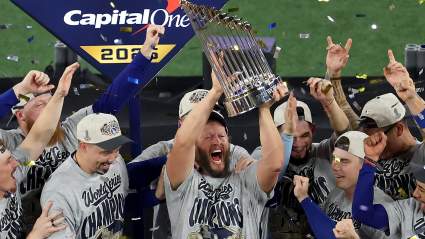 Dodgers Legend to Suit Up One Last Time at World Baseball Classic