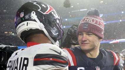 Patriots Troll Texans With 2-Word Message After Victory