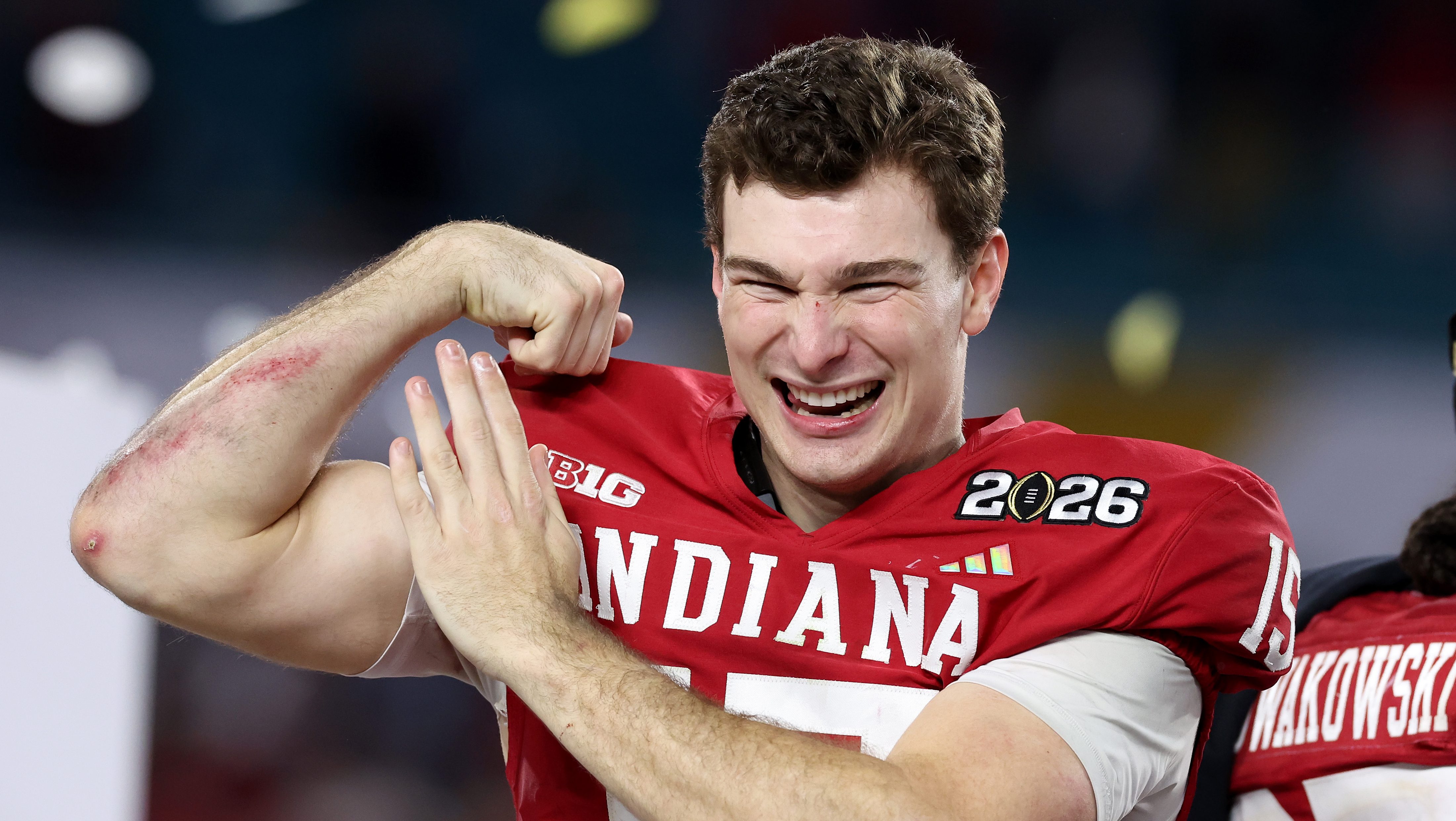 Fernando Mendoza already sounds like a Raider with Vegas flair 🎲🏈