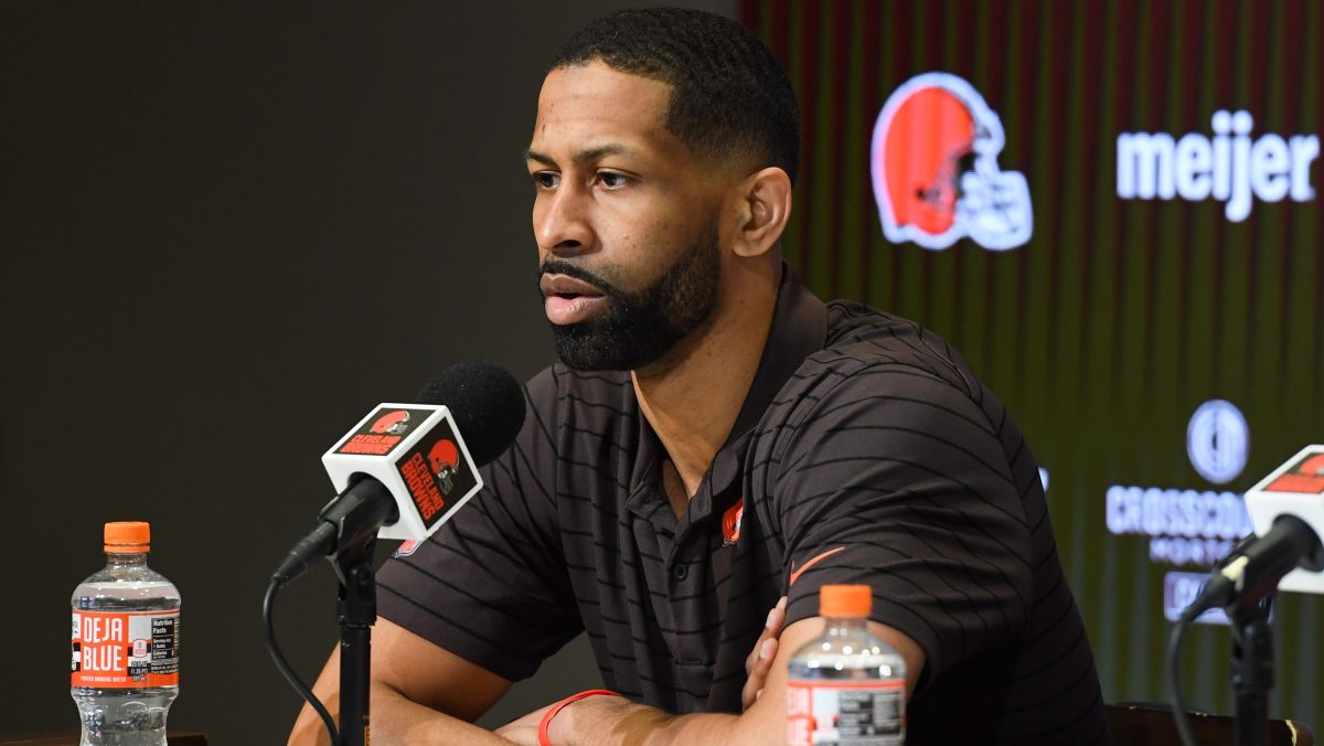 Insider drops harsh comments on Browns’ HC search 🏈💬