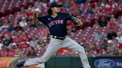 Blue Jays Sign 6-Foot-2 Former Red Sox Pitcher