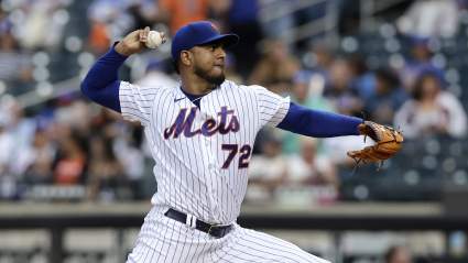 Former Mets Pitcher Signs in China