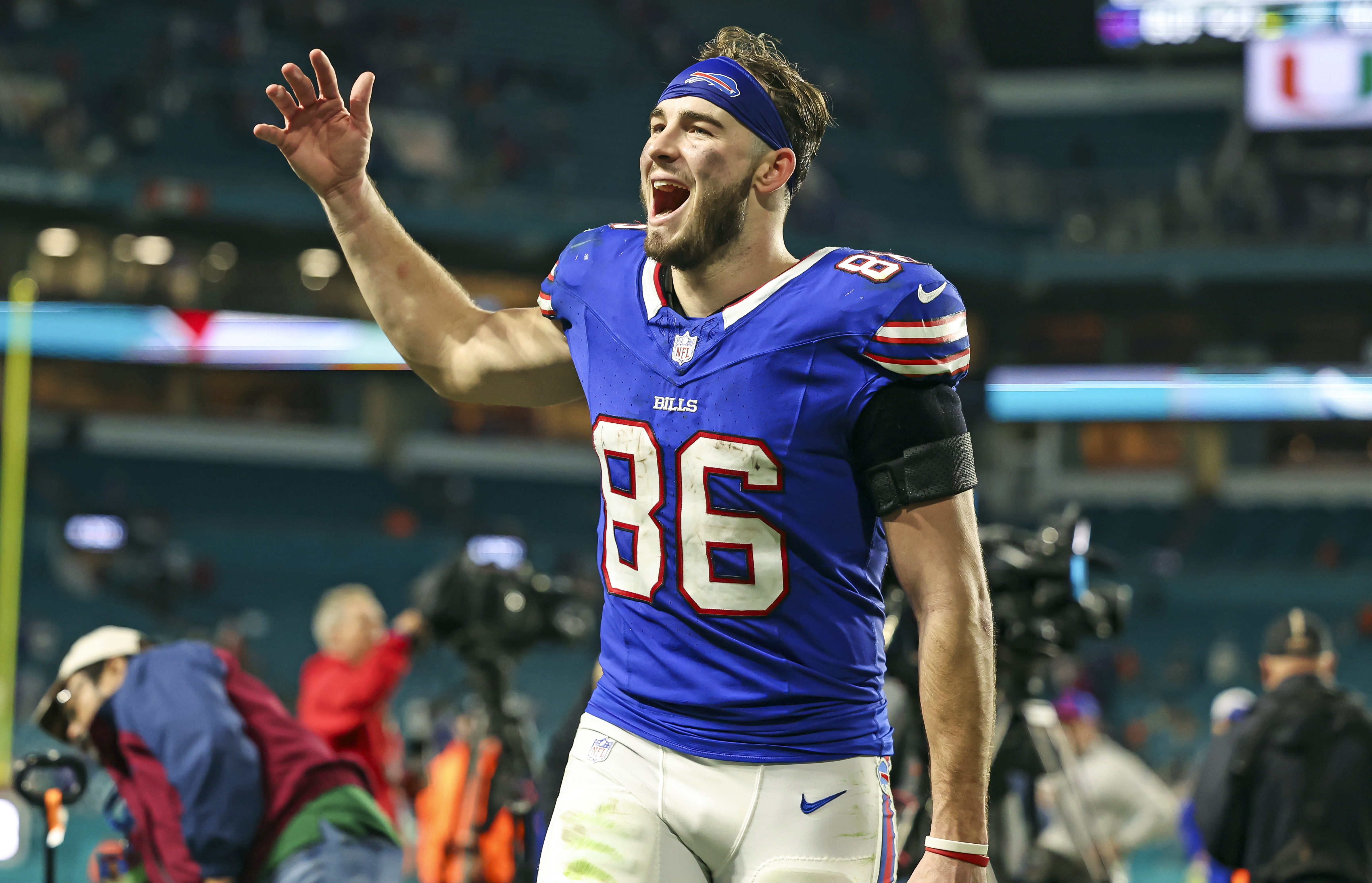 Dalton Kincaid played the entire 2025 Bills season with a serious injury 🏈