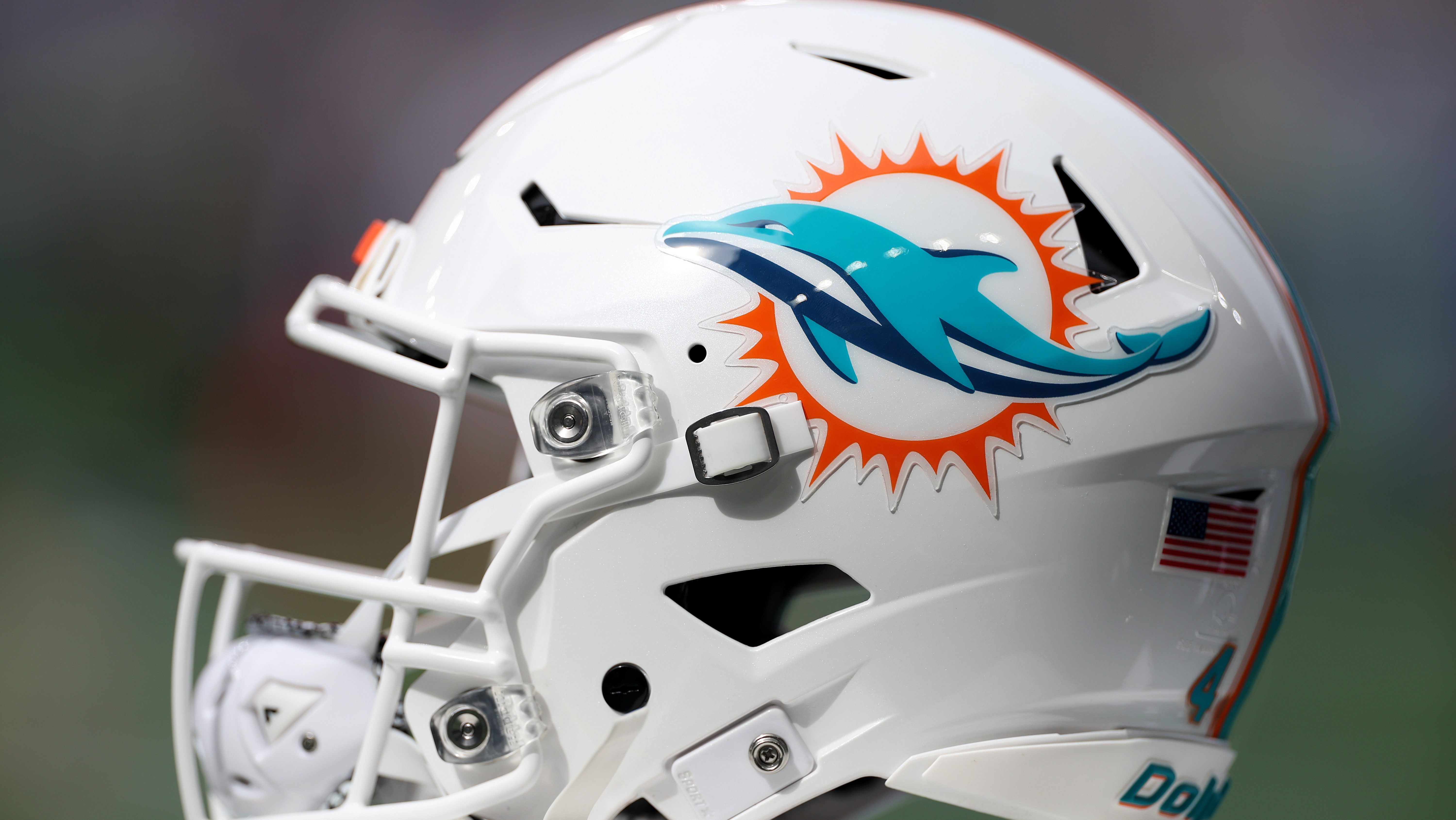Dolphins poach Bills coach in surprise move 🏈🐬