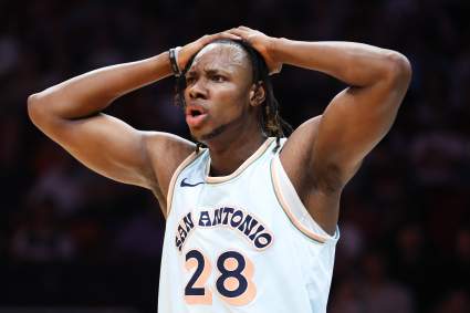 Sixers Quietly Poach Dominant Rim Protector From Warriors