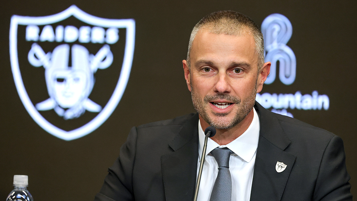 Insider expects an AFC team to send a blockbuster trade offer to the Raiders.