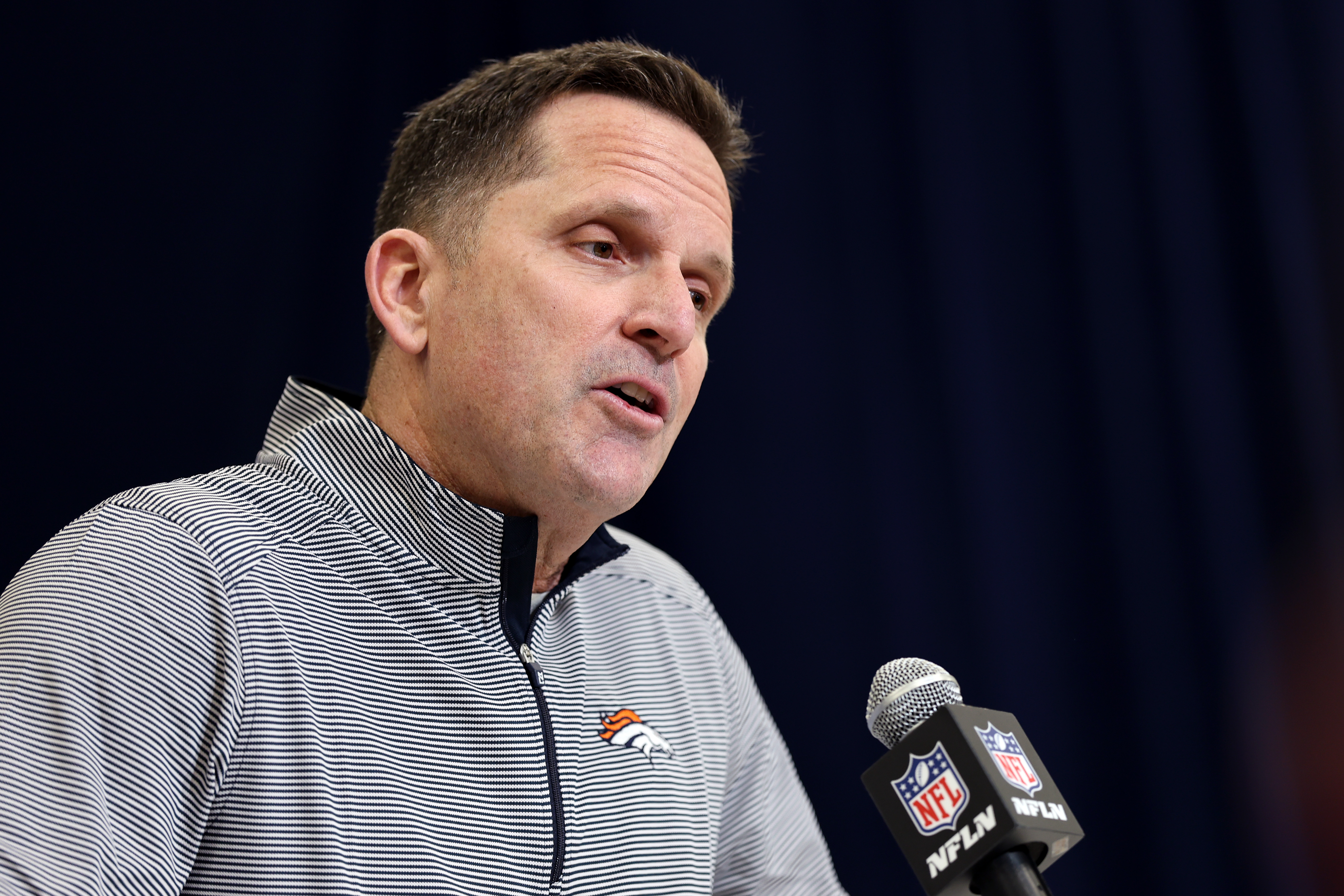 Broncos players tease offseason spending with ‘Free Russell Wilson Money’ 💸