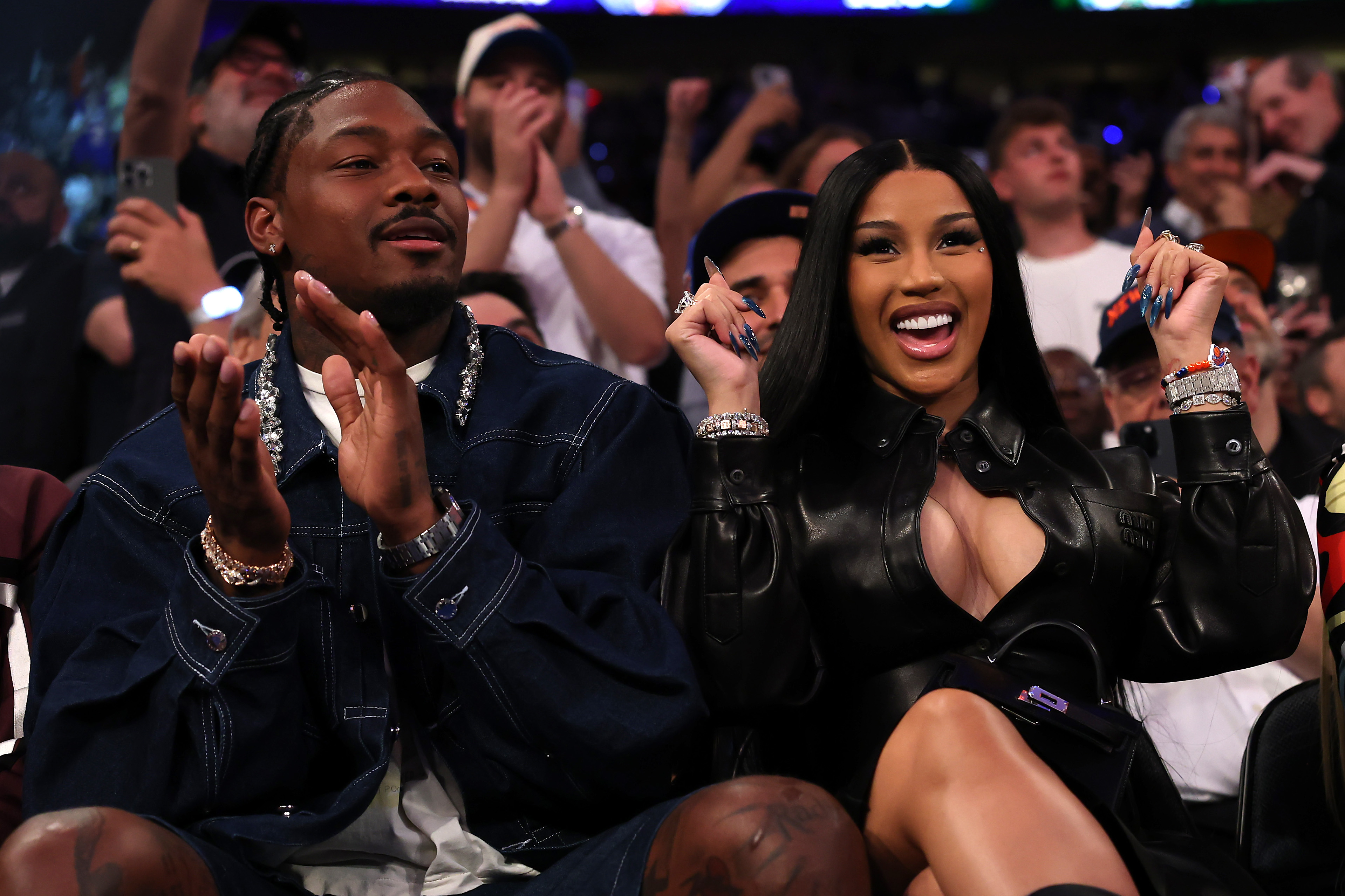 Patriots’ Stefon Diggs gushes over Cardi B, addresses viral postgame videos 🤩🎥
