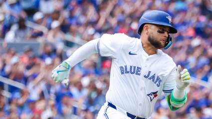 Blue Jays Sign New .350 BA, 16-Year-Old Shortstop Amid Surging Trade Rumors