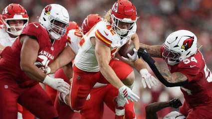 Eagles Sign 1,500-Yard ‘Freak’ Former Chiefs RB
