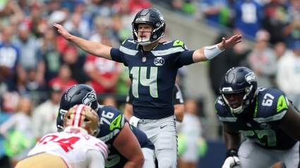 49ers HC Kyle Shanahan Sends Clear Message on Sam Darnold Injury News