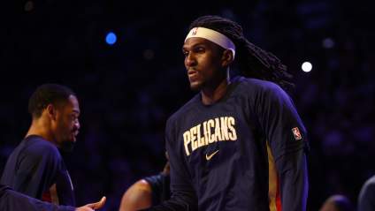 Pelicans-Warriors Trade Idea Sends Kevon Looney Back Home