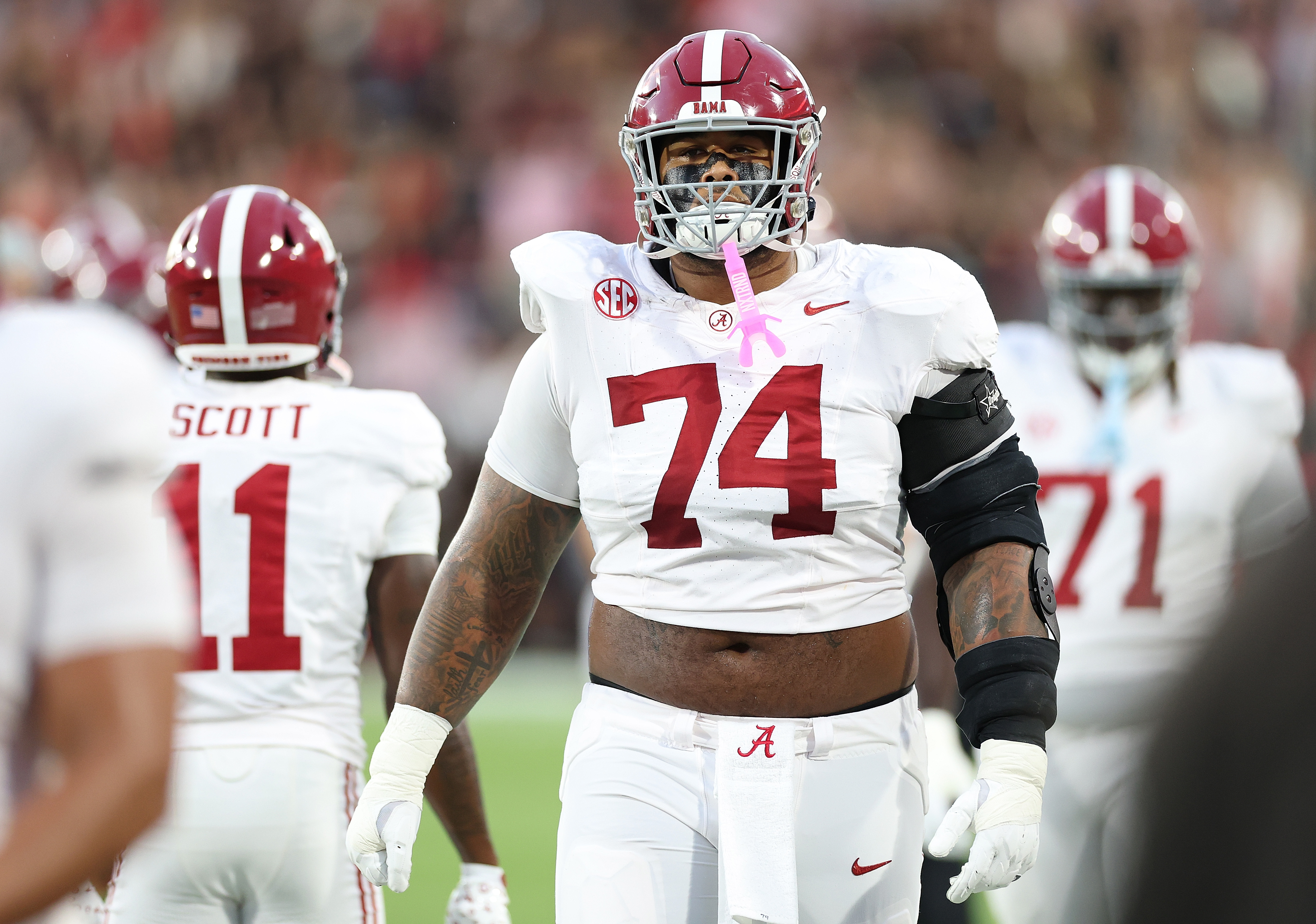 Eagles Eye 6’7″, 360-Pound Potential Successor to Lane Johnson in Latest 2026 Mock Draft.