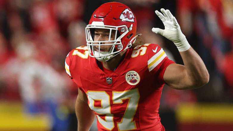 Chiefs DE Ashton Gillotte