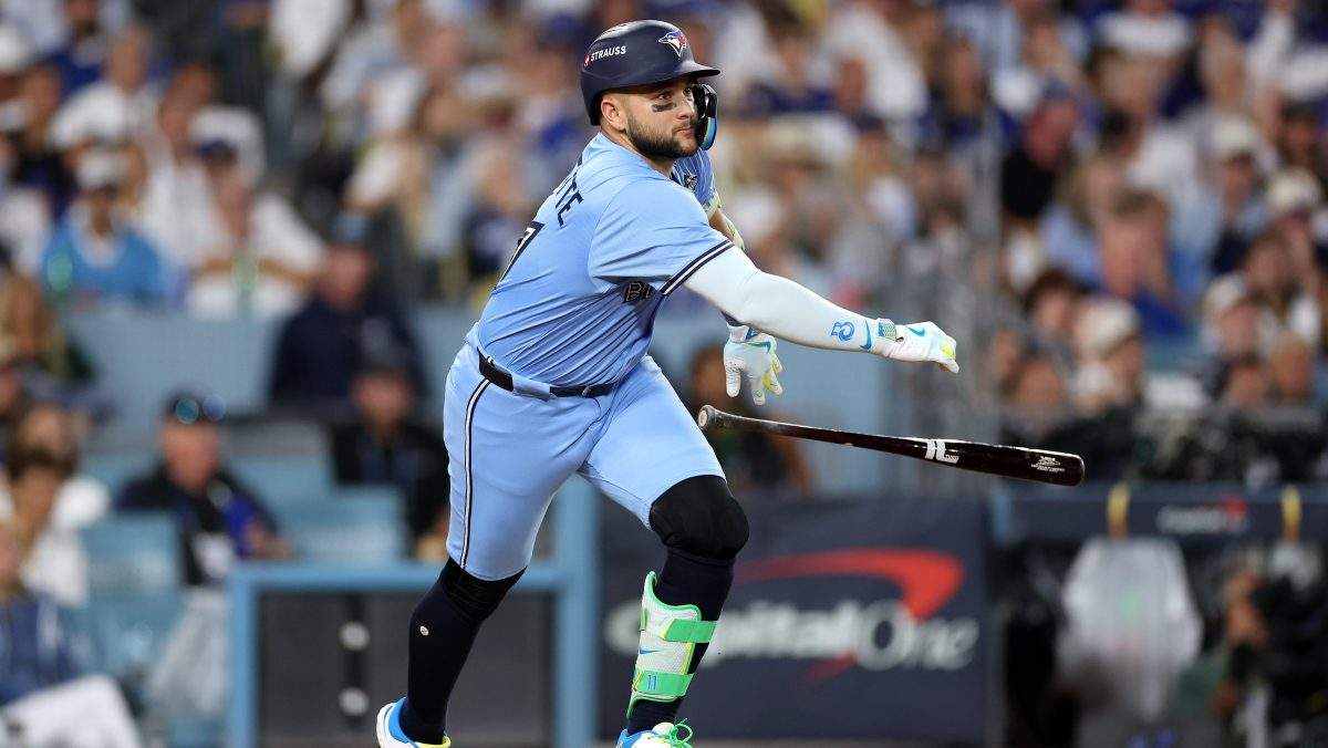 Blue Jays Get Promising Update on Pursuit of Bichette & Tucker