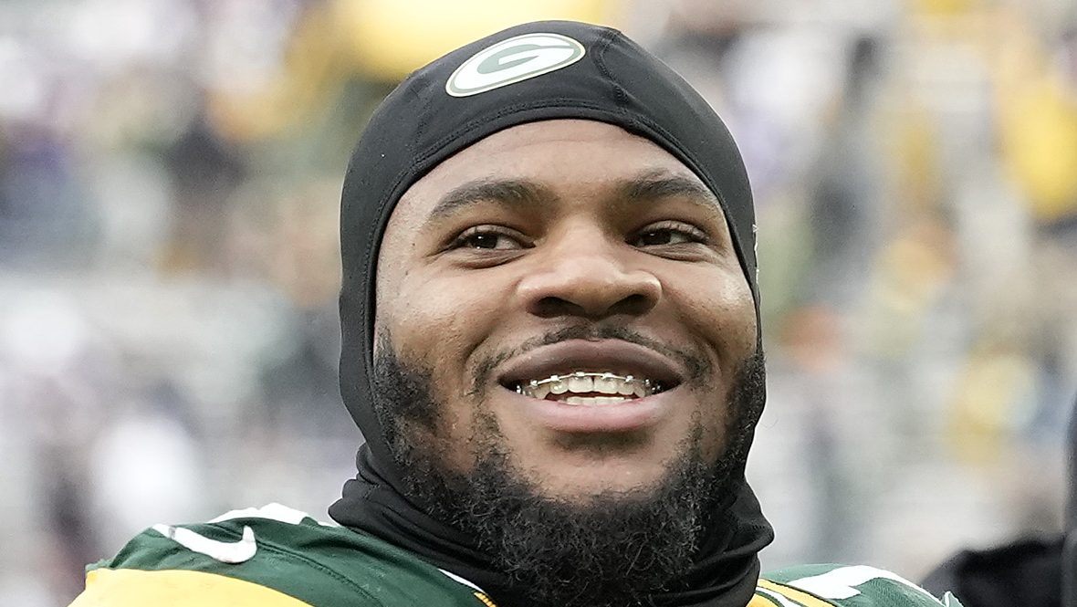 Rumor: Packers’ Micah Parsons caught recruiting Cowboys’ 2M WR at Pro Bowl.