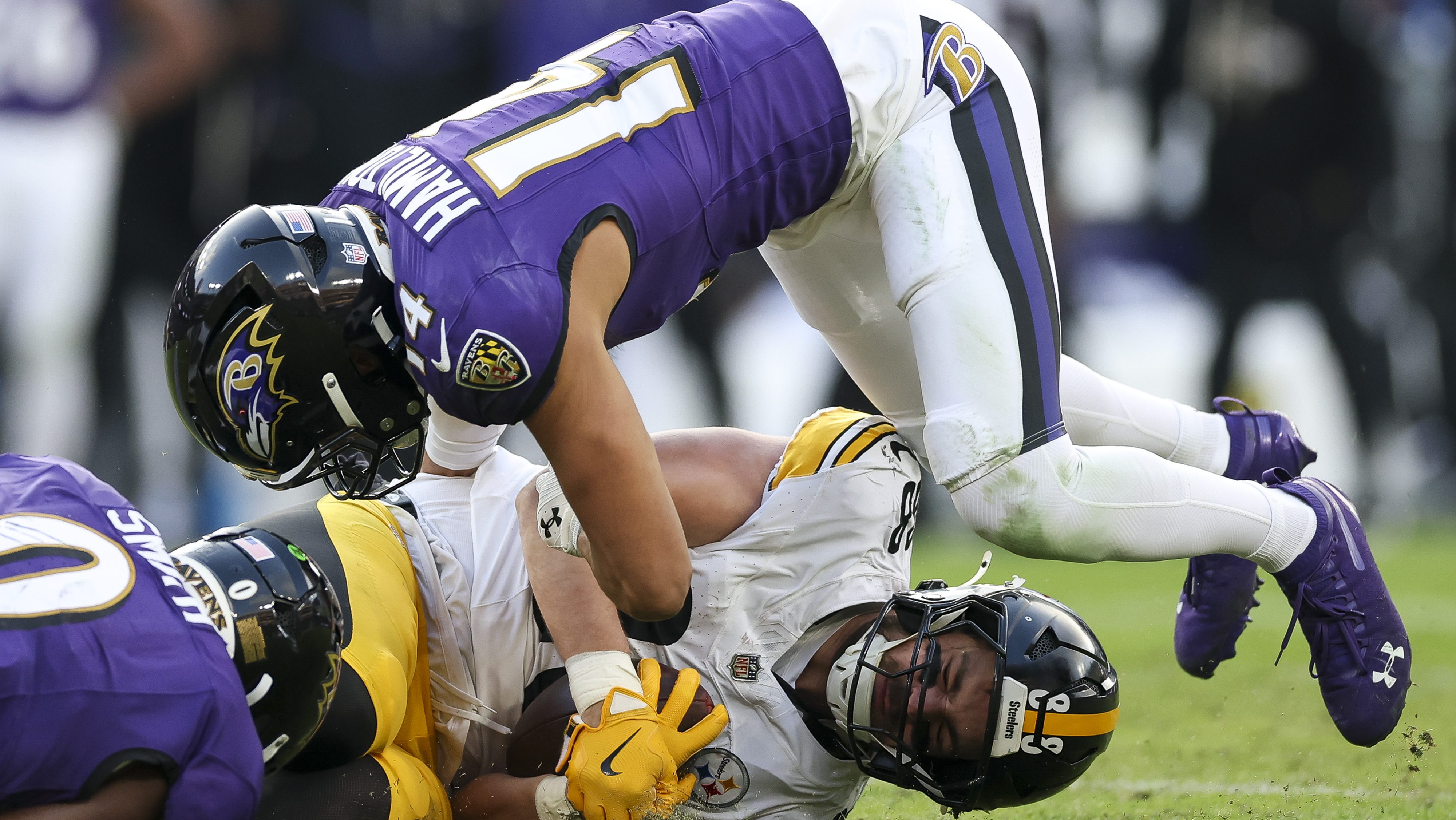 AFC playoff team targets Ravens’ defensive coordinator Zach Orr 🏈👀