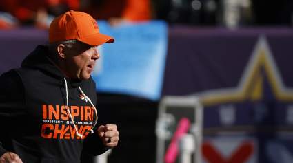 Broncos Make Big Last-Minute Roster Move With No. 1 Seed at Stake