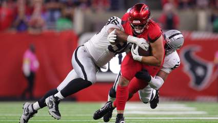 Key Raiders Starter Wants to Return to Vegas Despite Coaching Change