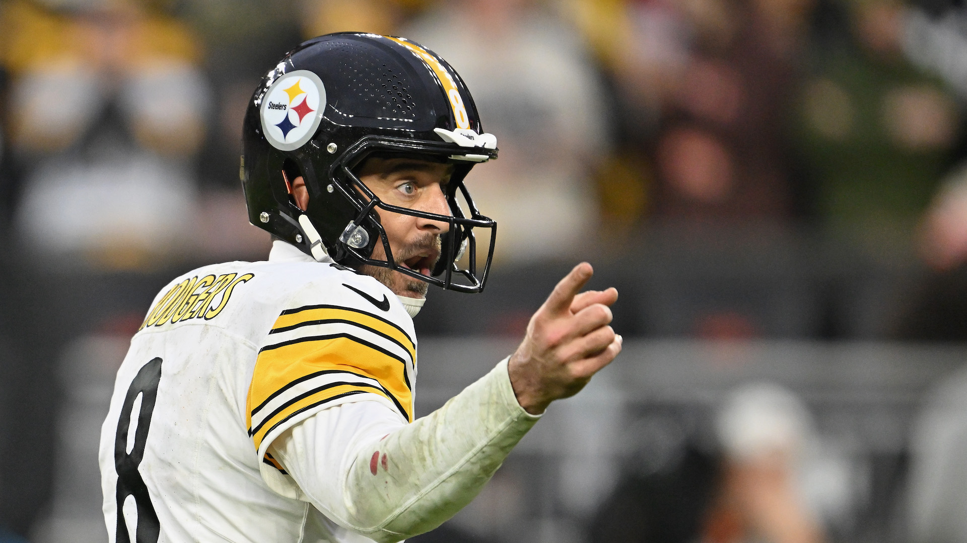 Report: Steelers under the impression Aaron Rodgers will decide in 2026.