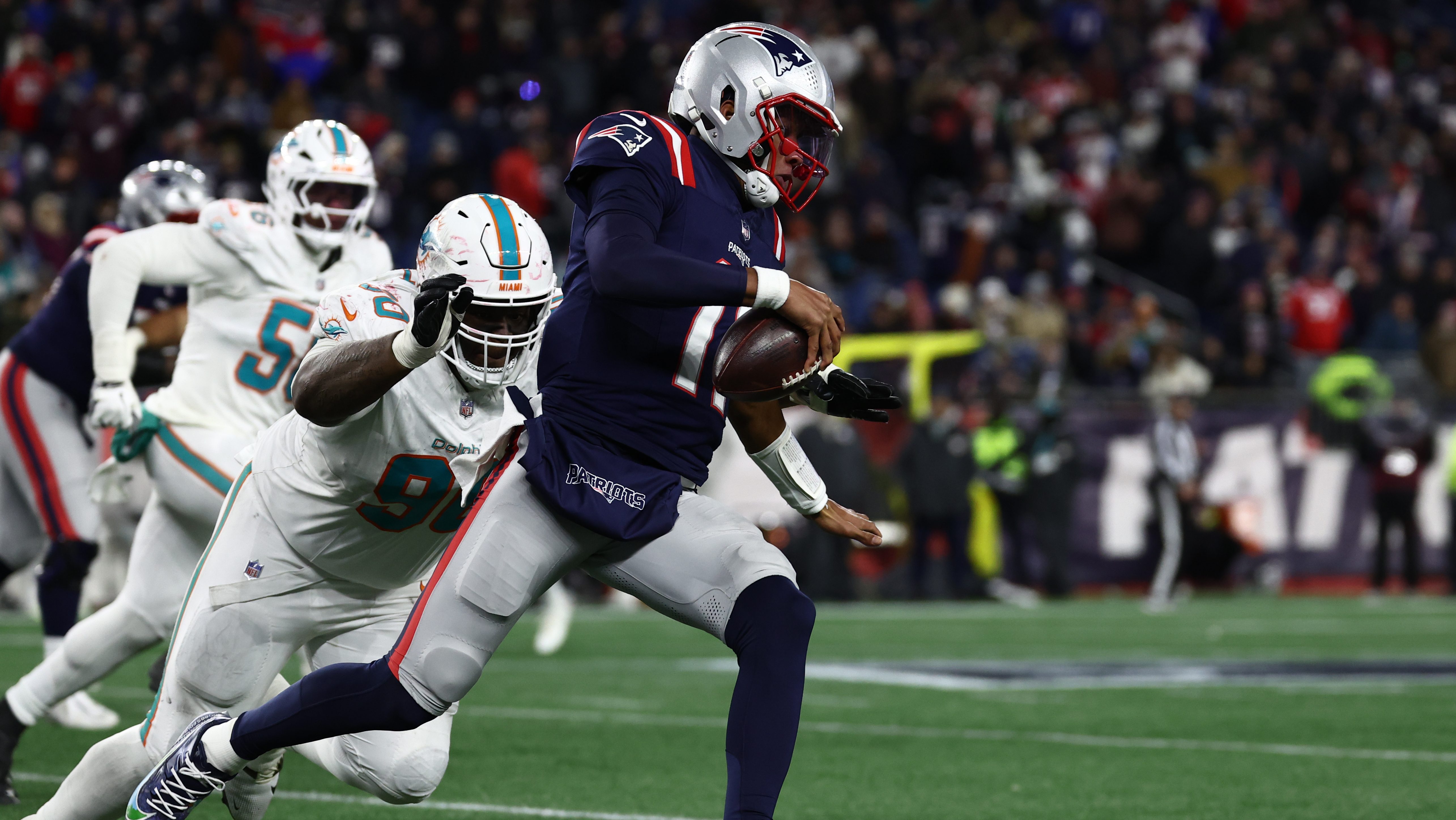 Ex-Dolphins star signs M deal with AFC rival 🏈💼