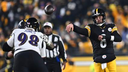 NFL Executive Fires Warning on QB Aaron Rodgers Before Steelers Playoff Debut