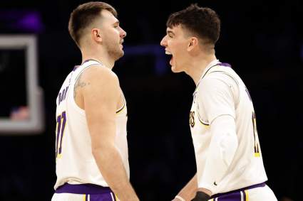 Lakers Keep Alive Impressive NBA-Best Streak With Grizzlies Win