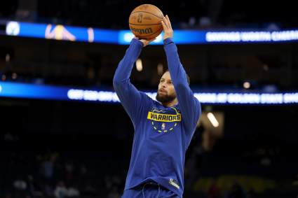 Stephen Curry Honored a Hall of Fame Player in a Special Way