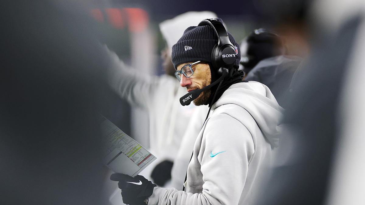 Raiders reportedly decide on Mike McDaniel after announcement 🏈🤔