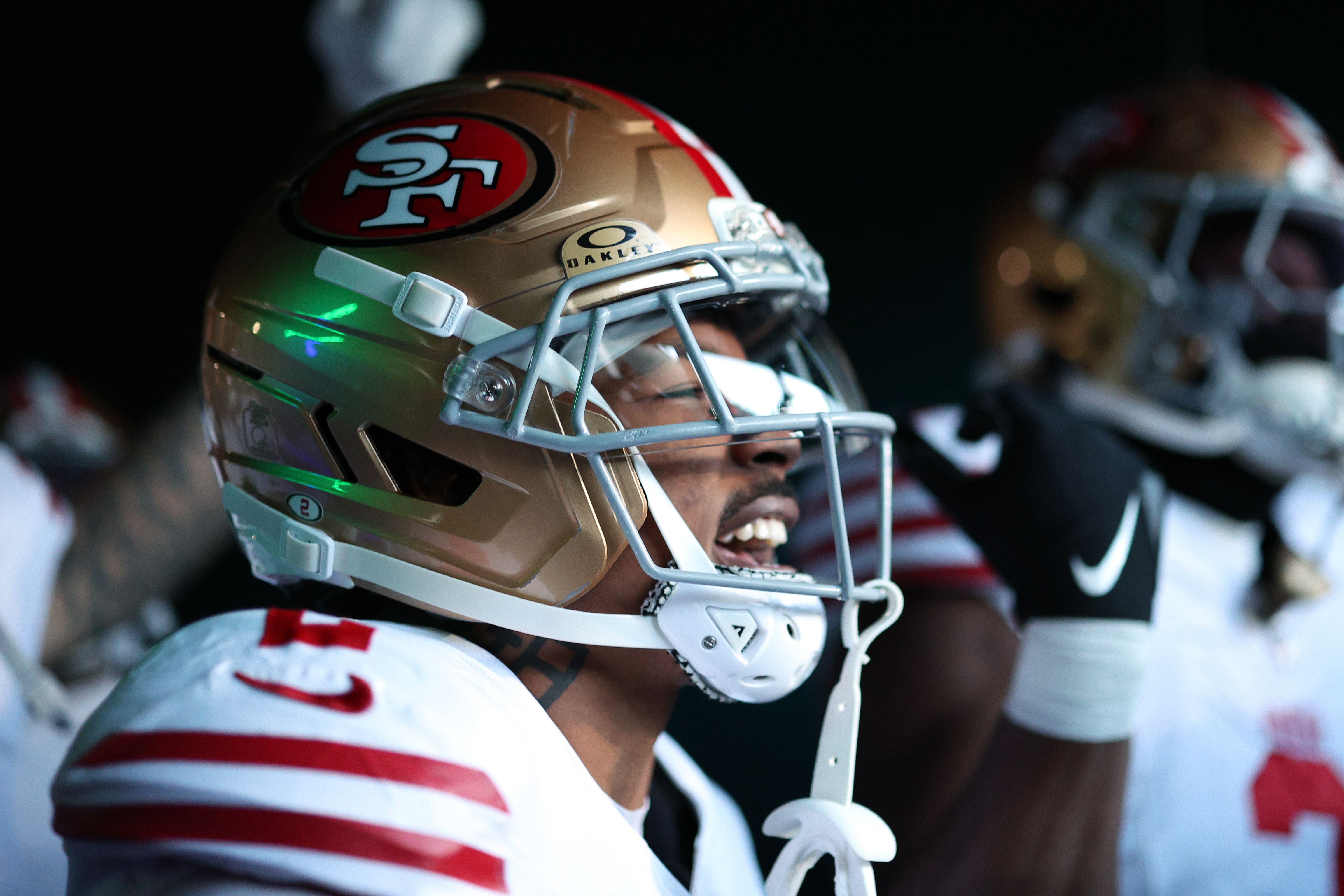 49ers face viral shade as key starter dubbed ‘little brother’ 🏈🤔