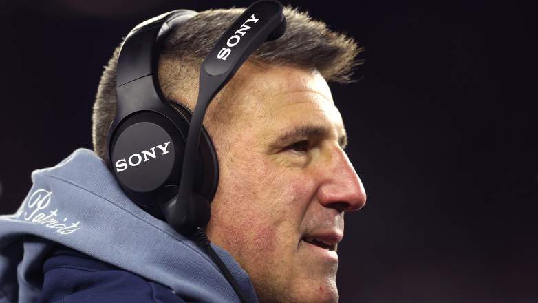 Head coach Mike Vrabel of the New England Patriots