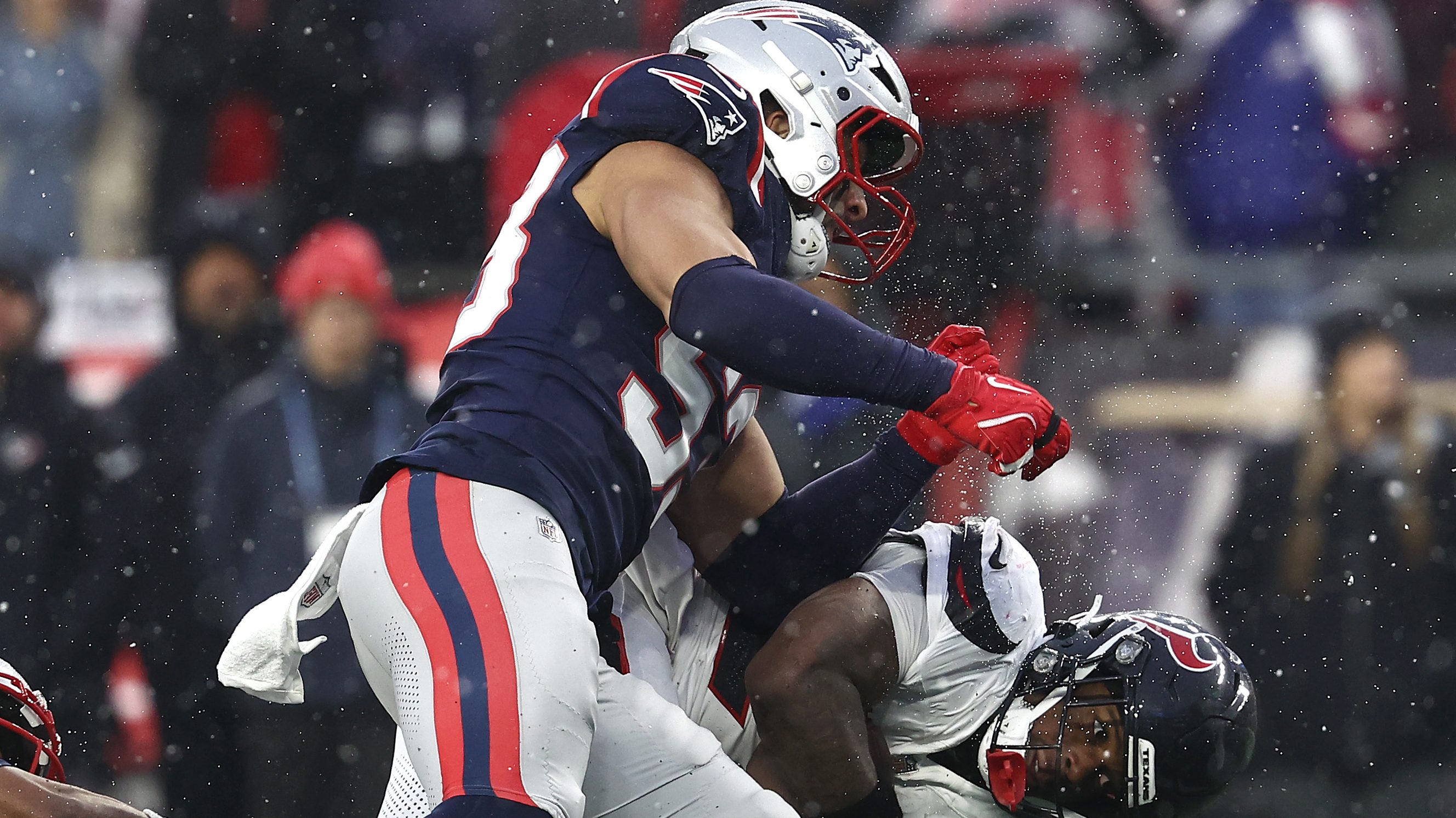 Patriots’ Christian Elliss reveals stakes in side bet with Broncos bro Jonah 🏈