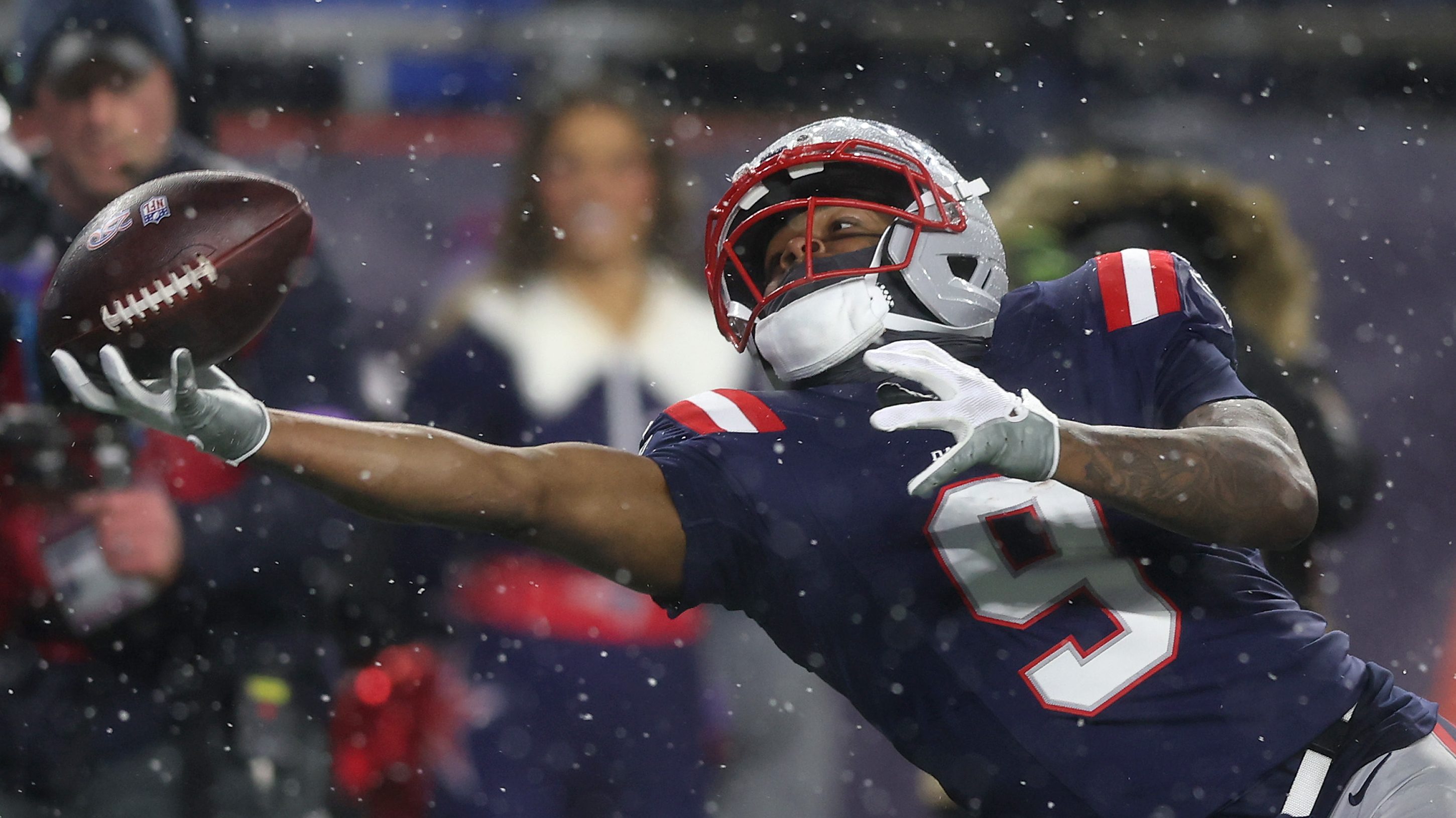 Patriots’ Kayshon Boutte backs up trash talk with jaw-dropping catch 🏈✨