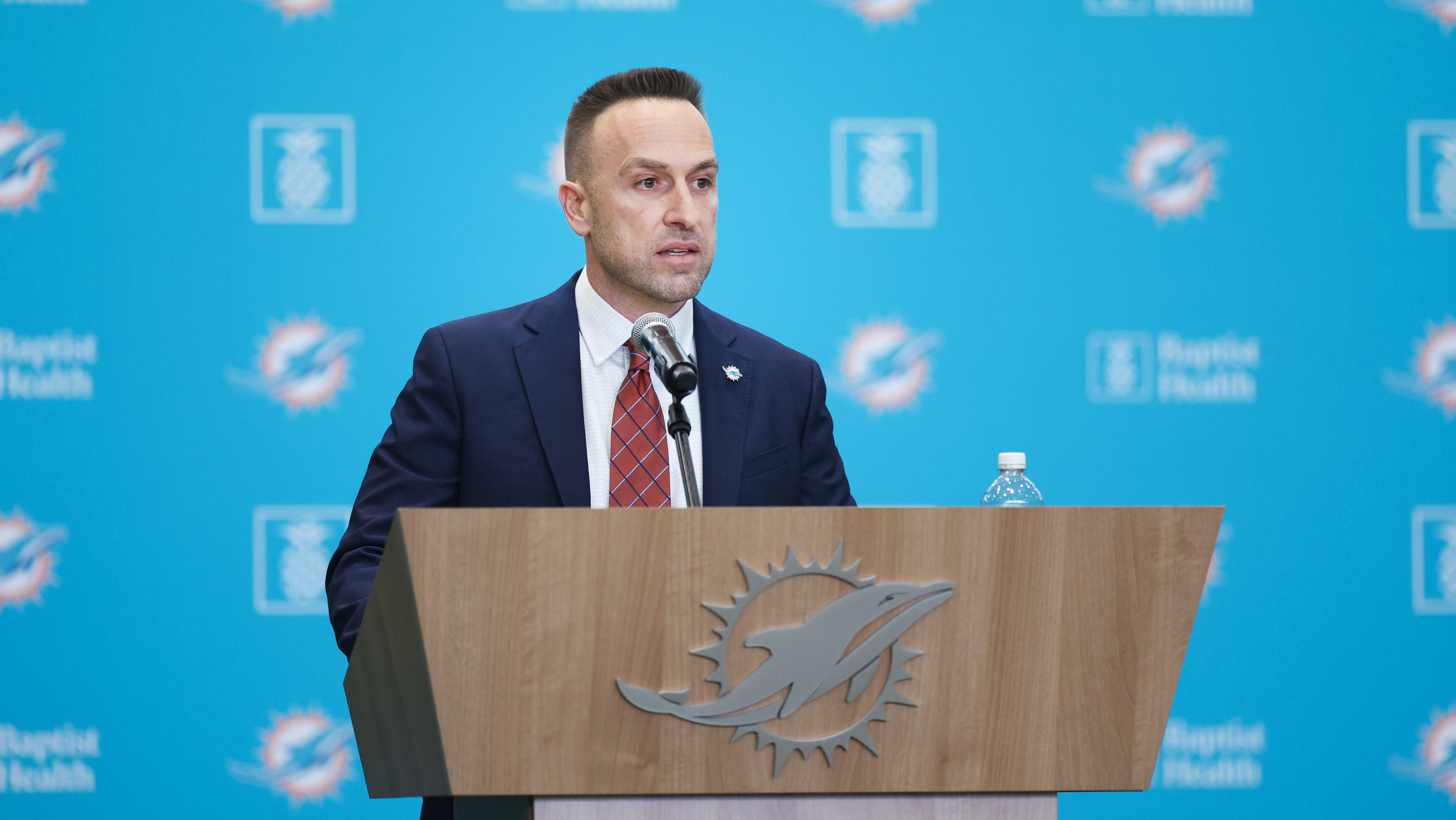 Dolphins snag division rival’s coach 🐬