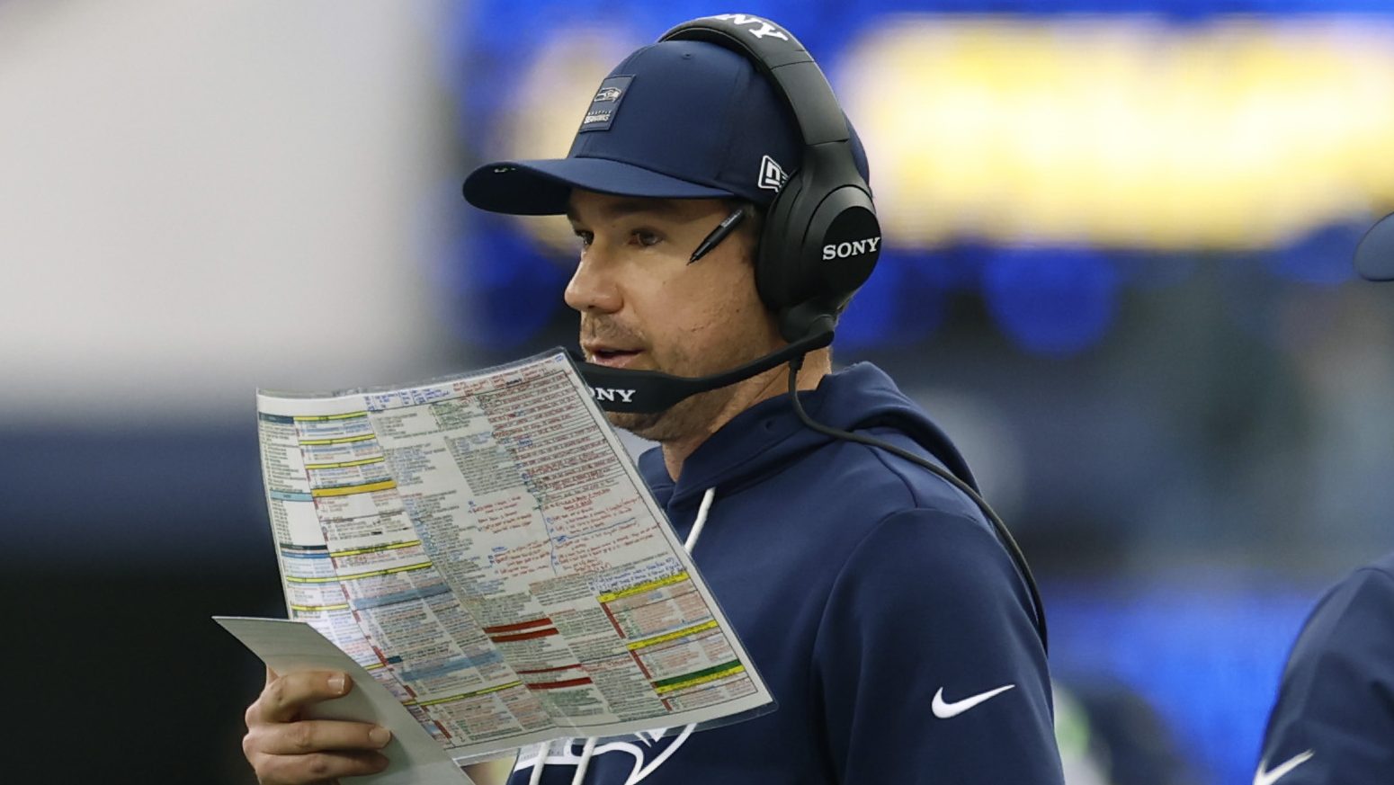 Sources: Klint Kubiak reportedly favors the Raiders over the Cardinals HC job.