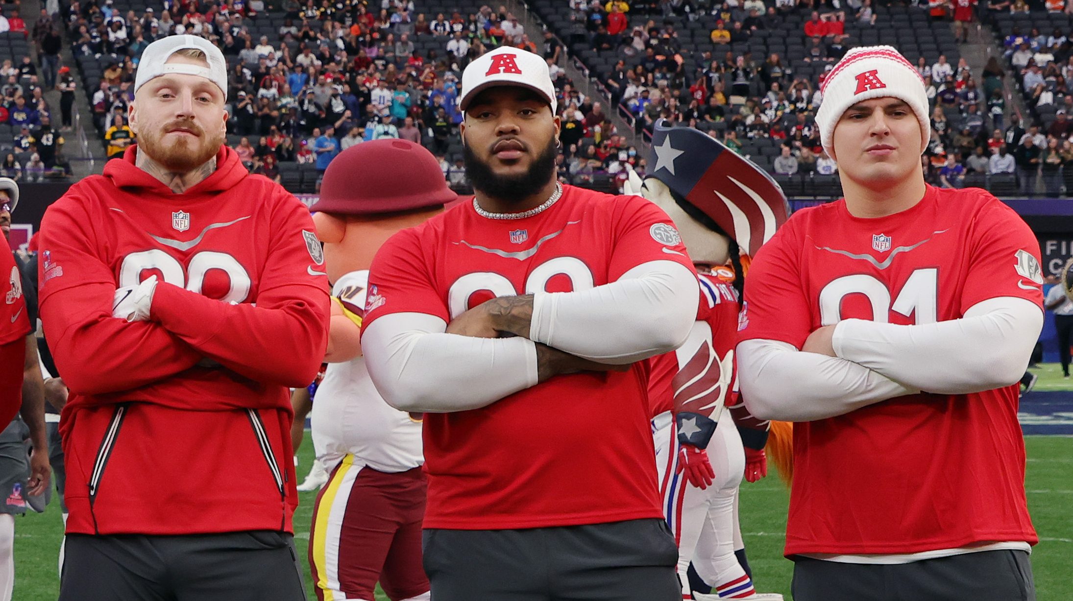 NFL insider sends Bears message on Trey Hendrickson-Maxx Crosby debate 🏈