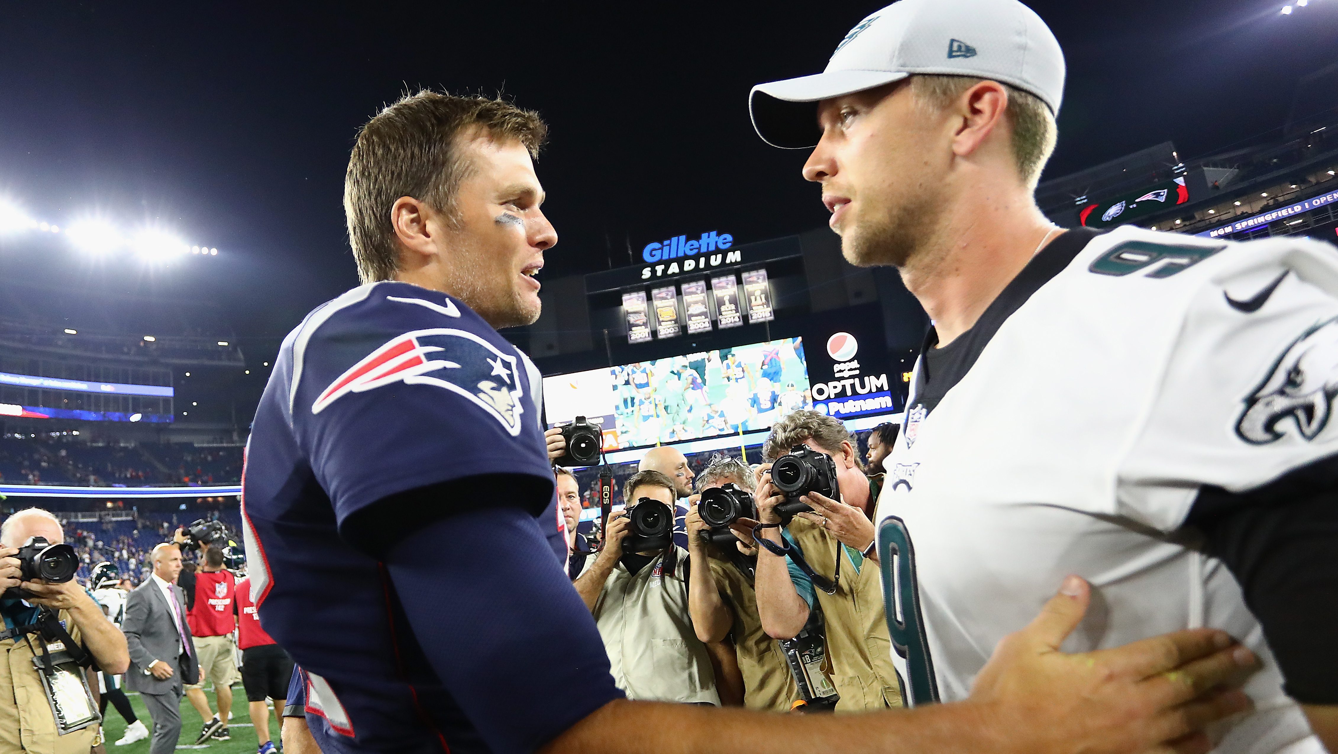 Foles trolls Patriots, sends support to injured Broncos QB 🏈🤕