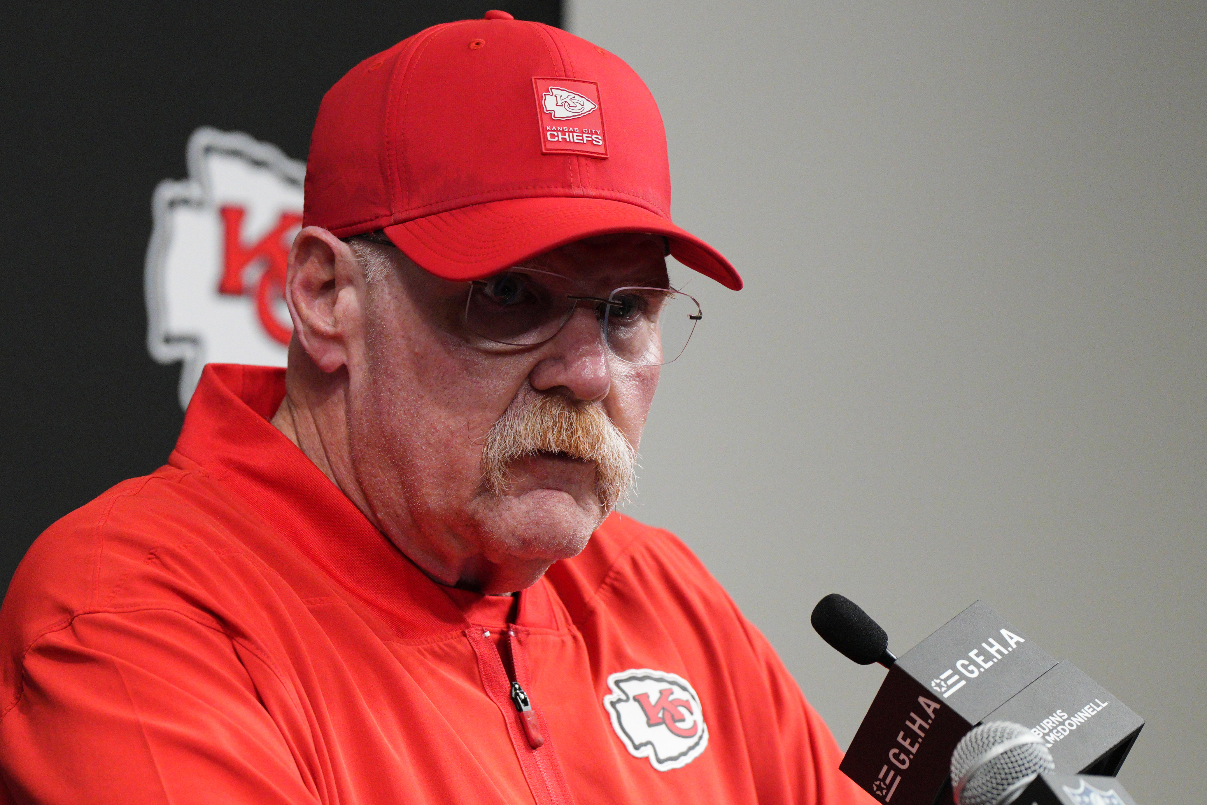 Chiefs’ Andy Reid calls this coach a ‘gem’—but there’s a snag 😅